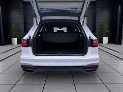 Weiss Gebraucht 2023 Audi A4 S-Line Kombi | 28.750 € (Superpreis)