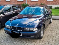 Blau Gebraucht 1998 BMW 520 Limousine | 3.500 € (Fairer Preis)