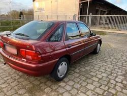 Rot Gebraucht 2000 Ford Escort Limousine | 650 € (Superpreis)