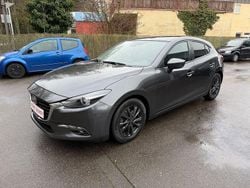 Grau Gebraucht 2017 Mazda 3 Exclusive-Line Limousine | 11.900 € (Fairer Preis)