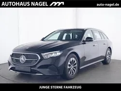 Obsidianschwarz (metallic) Gebraucht 2024 Mercedes E220 Avantgarde Kombi | 49.680 € (Fairer Preis)