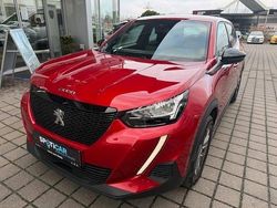 Rot Gebraucht 2023 Peugeot 2008 Active SUV | 23.890 € (Fairer Preis)