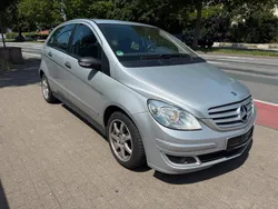 Grau Gebraucht 2005 Mercedes B170 Van / Kleinbus | 999 € (Guter Preis)