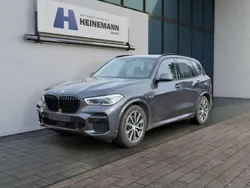 Arktikgrau brillanteffekt metall Gebraucht 2021 BMW X5 M Sport SUV | 53.950 € (Superpreis)