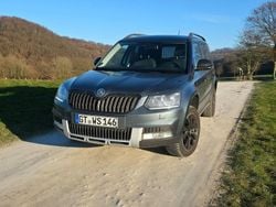 Grau Gebraucht 2014 Skoda Yeti Elegance SUV | 12.500 € (Fairer Preis)