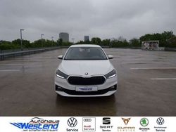 Candyweiß Gebraucht 2024 Skoda Fabia Ambition Kleinwagen | 16.440 € (Guter Preis)