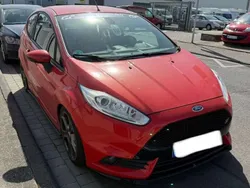 Rot Gebraucht 2013 Ford Fiesta ST Kleinwagen | 11.000 € (Etwas zu teuer)