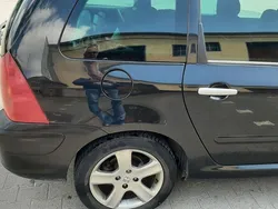 Schwarz Gebraucht 2004 Peugeot 307 Kombi | 1.250 € (Guter Preis)