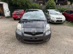 Schwarz Gebraucht 2010 Toyota Yaris Cool Limousine | 2.100 € (Fairer Preis)