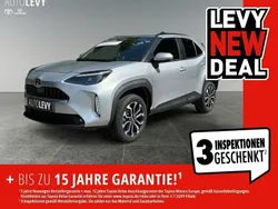 Shimmering silver Neu 2024 Toyota Yaris Cross Team SUV | 26.499 €