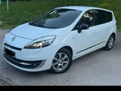 Weiß Gebraucht 2012 Renault Grand Scénic III Bose Edition Van / Kleinbus | 6.899 € (Fairer Preis)