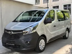 Silber Gebraucht 2015 Opel Vivaro Van | 16.300 € (Teuer)