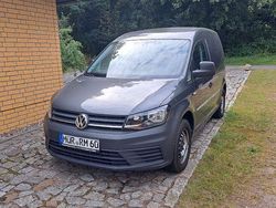 Grau Gebraucht 2018 VW Caddy Conceptline Van / Kleinbus | 13.300 € (Fairer Preis)