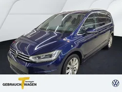 Blau Gebraucht 2024 VW Touran Highline Van / Kleinbus | 34.870 € (Fairer Preis)