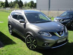 Grau Gebraucht 2017 Nissan X-Trail Tekna SUV | 16.990 € (Etwas zu teuer)