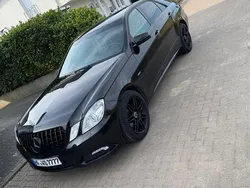 Schwarz Gebraucht 2010 Mercedes E220 Limousine | 14.000 € (Etwas zu teuer)