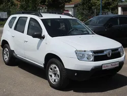 Weiß Gebraucht 2010 Dacia Duster Lauréate SUV | 6.950 € (Etwas zu teuer)