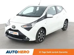 Weiß Gebraucht 2021 Toyota Aygo X-play Kleinwagen | 11.490 € (Fairer Preis)