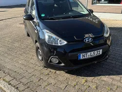 Schwarz Gebraucht 2016 Hyundai i10 Passion Kleinwagen | 6.500 € (Fairer Preis)