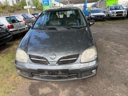 Grau Gebraucht 2004 Nissan Almera Tino Acenta+ Van / Kleinbus | 1.990 € (Etwas zu teuer)