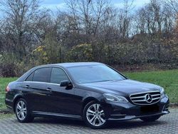 Obsidianschwarz metalliclack Gebraucht 2013 Mercedes E220 Limousine | 12.000 €