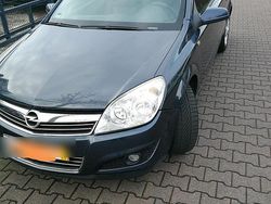 Grau Gebraucht 2009 Opel Astra Kombi | 2.000 € (Guter Preis)