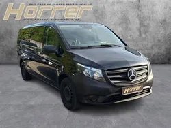 Obsidianschwarz metallic Gebraucht 2023 Mercedes Vito Van / Kleinbus | 41.790 € (Teuer)