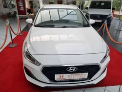 Weiß Gebraucht 2019 Hyundai i30 Kombi | 12.490 € (Superpreis)