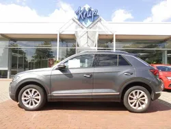 Grau Gebraucht 2024 VW T-Roc Style SUV | 25.380 € (Fairer Preis)