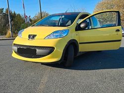 Gelb Gebraucht 2006 Peugeot 107 Kleinwagen | 2.000 € (Teuer)
