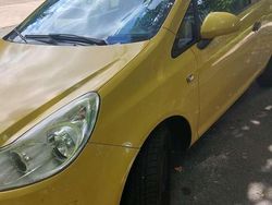 Gelb Gebraucht 2003 Opel Corsa Eco Limousine | 1.800 € (Teuer)