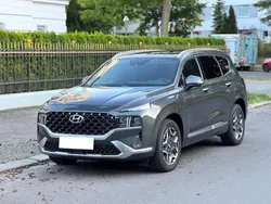 Grau Gebraucht 2022 Hyundai Santa Fe Signature SUV | 39.950 € (Fairer Preis)