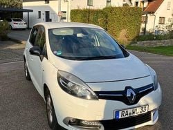 Weiß Gebraucht 2016 Renault Scénic III LIMITED Van / Kleinbus | 7.900 € (Fairer Preis)