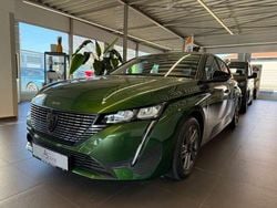 Grün Gebraucht 2024 Peugeot 308 Allure Kleinwagen | 22.490 € (Guter Preis)