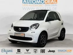 Weiss Gebraucht 2018 Smart ForTwo Coupé Basis Kleinwagen | 13.489 € (Etwas zu teuer)