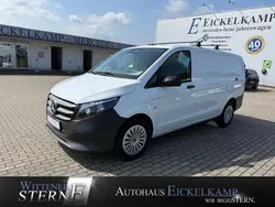 Weiß Gebraucht 2024 Mercedes Vito Van / Kleinbus | 34.391 € (Fairer Preis)