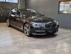 Black sapphire metallic Gebraucht 2015 BMW 750 Limousine | 24.999 € (Fairer Preis)