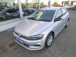 Silber Gebraucht 2018 VW Polo Trendline Kleinwagen | 16.970 € (Teuer)