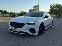 Weiß Gebraucht 2018 Opel Insignia Country Tourer Sport Limousine | 19.000 €