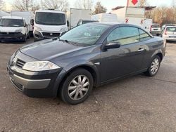 Grau Gebraucht 2005 Renault Mégane Cabriolet Dynamique Cabrio | 1.450 € (Fairer Preis)
