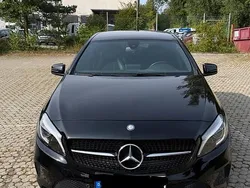 Schwarz Gebraucht 2016 Mercedes A200 Kleinwagen | 9.999 €