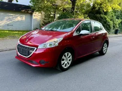 Rot Gebraucht 2014 Peugeot 208 Kleinwagen | 3.100 € (Fairer Preis)