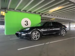 Porsche Panamera 4