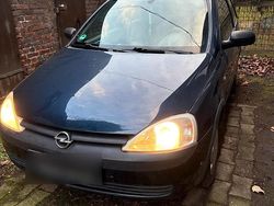 Blau Gebraucht 2001 Opel Corsa Kleinwagen | 450 € (Guter Preis)