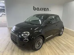 Schwarz Neu 2024 Fiat 500e Kleinwagen | 37.305 € (Teuer)