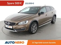 Braun Gebraucht 2017 Volvo V60 CC Pro Kombi | 21.360 € (Guter Preis)