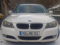 Weiß Gebraucht 2012 BMW 318 Kombi | 4.150 € (Superpreis)