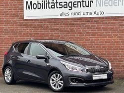 Grau Gebraucht 2017 Kia Ceed Kleinwagen | 9.999 € (Fairer Preis)