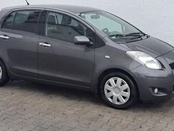 Schwarz Gebraucht 2011 Toyota Yaris Edition Kombi | 4.980 € (Etwas zu teuer)