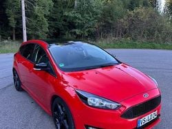 Rot Gebraucht 2015 Ford Focus Sport Limousine | 9.200 € (Fairer Preis)